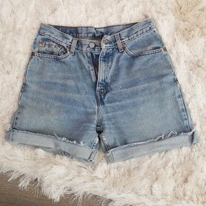Original vintage 512 Levi cut off shorts